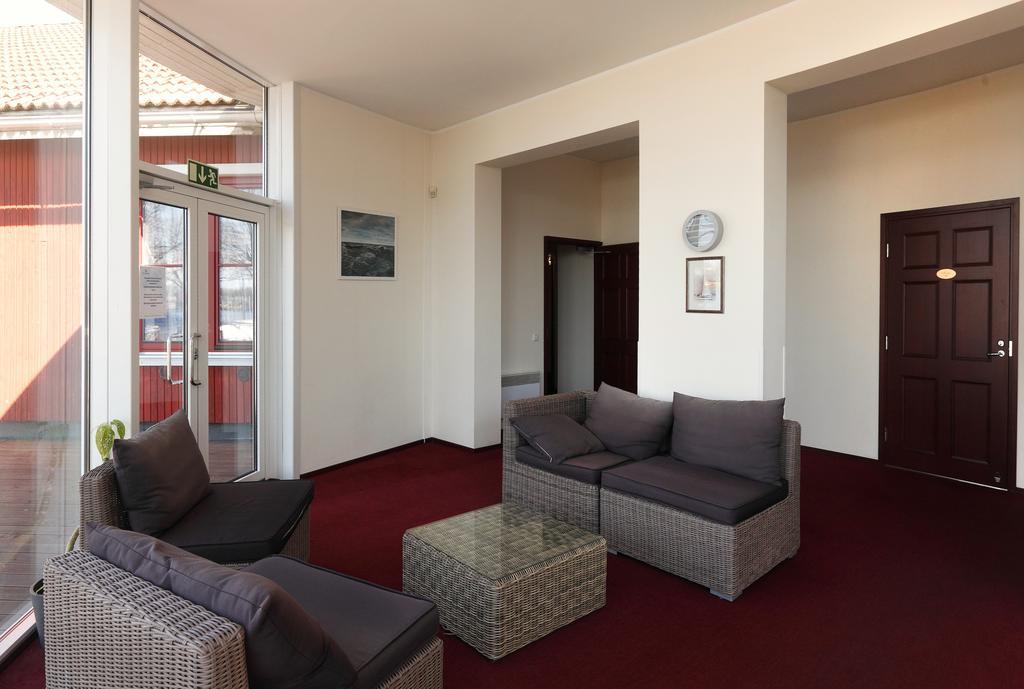 Paernu Jahtklubi Kuelalistemaja Hotel Exterior foto